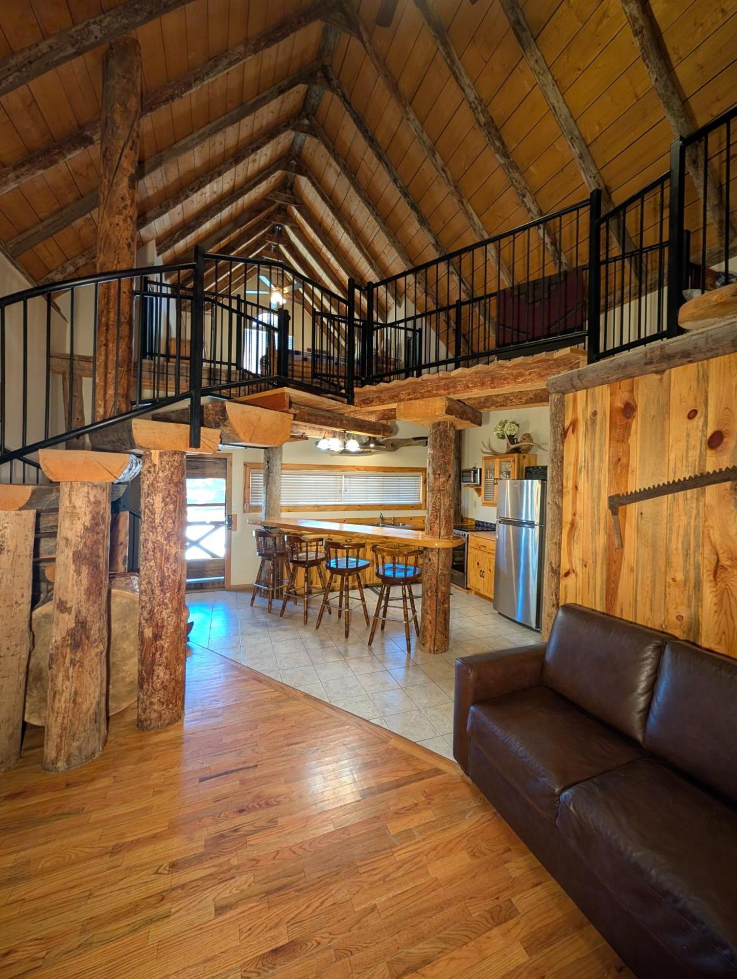 Wild West Retreat Villa เอสคาลานเท ภายนอก รูปภาพ