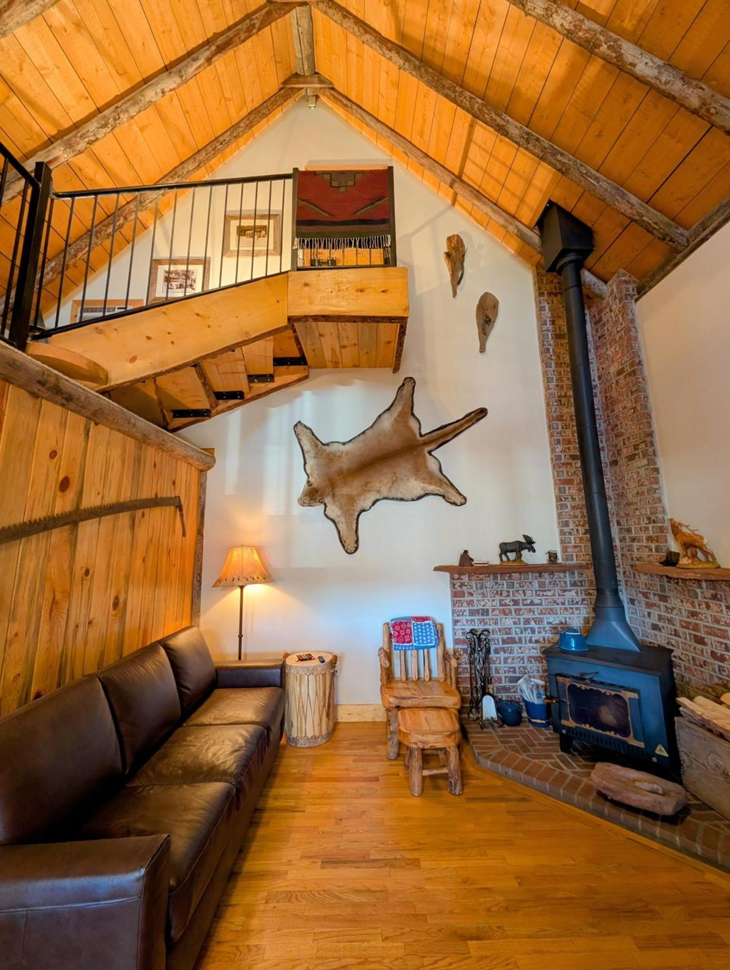 Wild West Retreat Villa เอสคาลานเท ภายนอก รูปภาพ